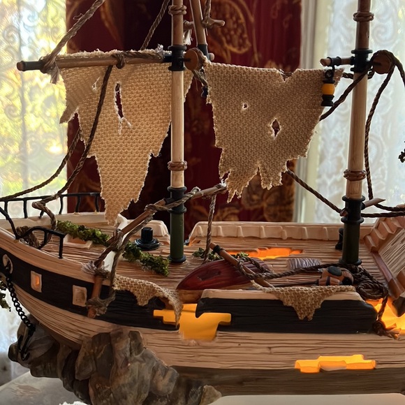 Department 56 The Spooky Schooner Halloween Snow Village - Picture 10 of 11